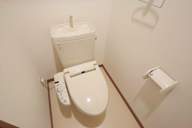 トイレ　温水洗浄暖房便座