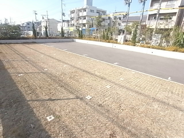 【神戸市須磨区松風町のマンションの駐車場】