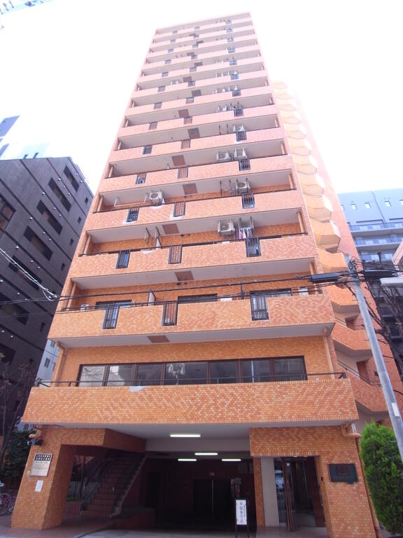 大阪市中央区徳井町のマンションの建物外観