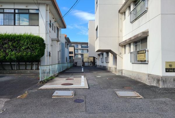 【東山ハイツの駐車場】