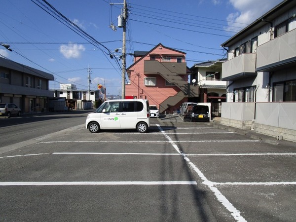 【ディアスみきの駐車場】