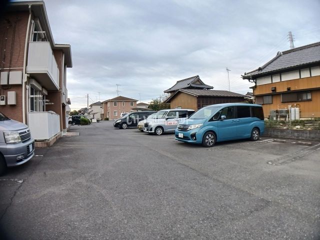 【古河市下大野のアパートの駐車場】