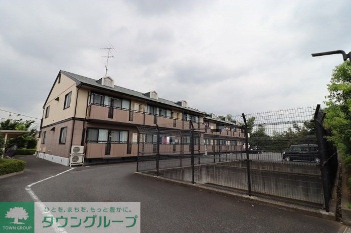 鎌ケ谷市北中沢のアパートの建物外観