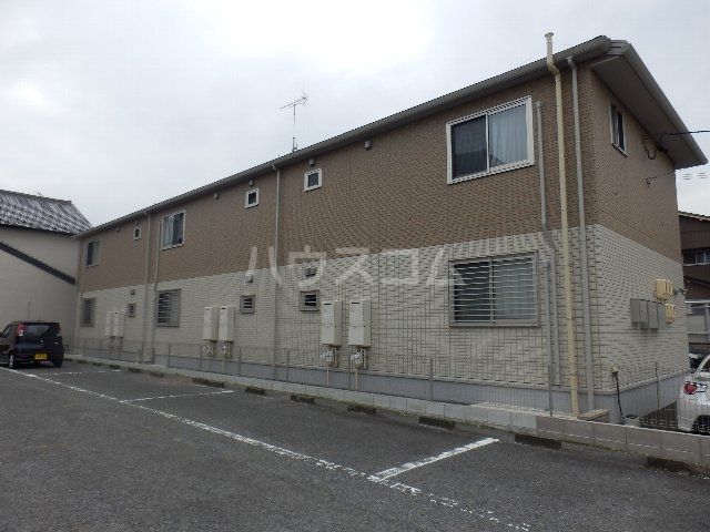 あま市新居屋のアパートの建物外観