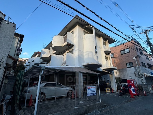 四宮マンションの建物外観