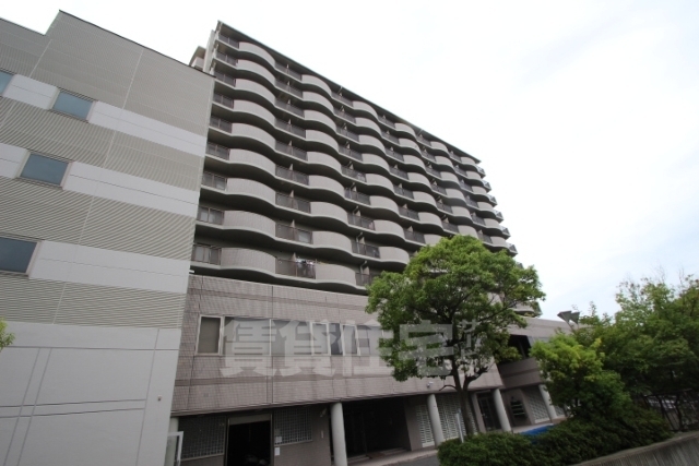 【神戸市長田区林山町のマンションの建物外観】