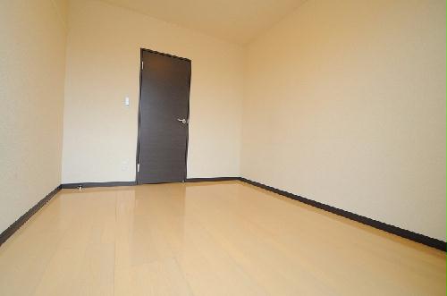 居室・リビング　1Ｆ居室床はフローリング仕様