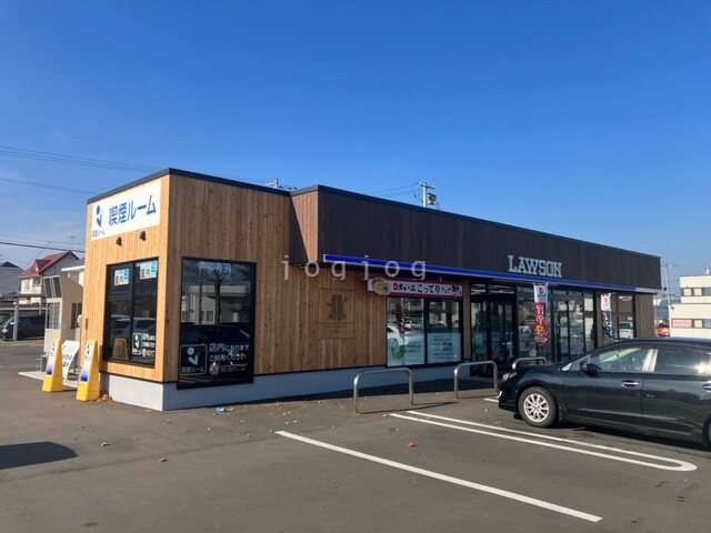 コンビニ　ローソン西２１条南４丁目店（コンビニ）まで200m