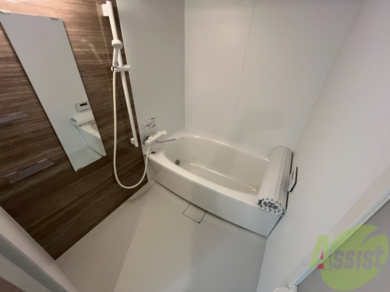 バス・シャワールーム　ユニットバスです。疲れを癒すのに欠かせませんね！