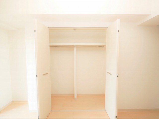 収納　Luxe都島III　クローゼット