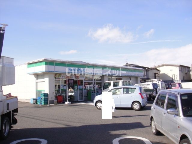 コンビニ　ファミリーマート 山形銅町二丁目店（コンビニ）まで292m