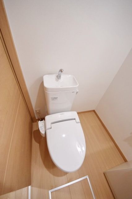 トイレ　同施工会社参考写真