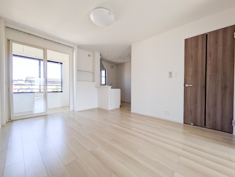 居室・リビング　図面と現状に相違がある場合には現状を優先