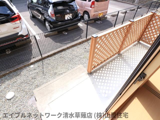バルコニー　外からの目が気にならないバルコニーで洗濯物が干せます