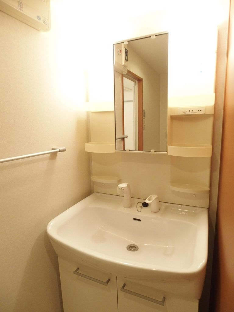 洗面設備　※代表タイプの写真のため実際と異なる場合がございます