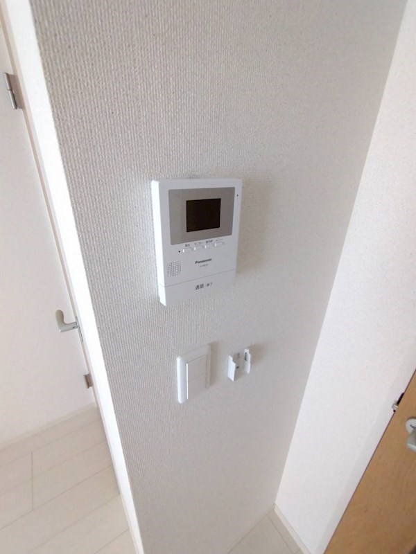 セキュリティ　モニター付きインターホン