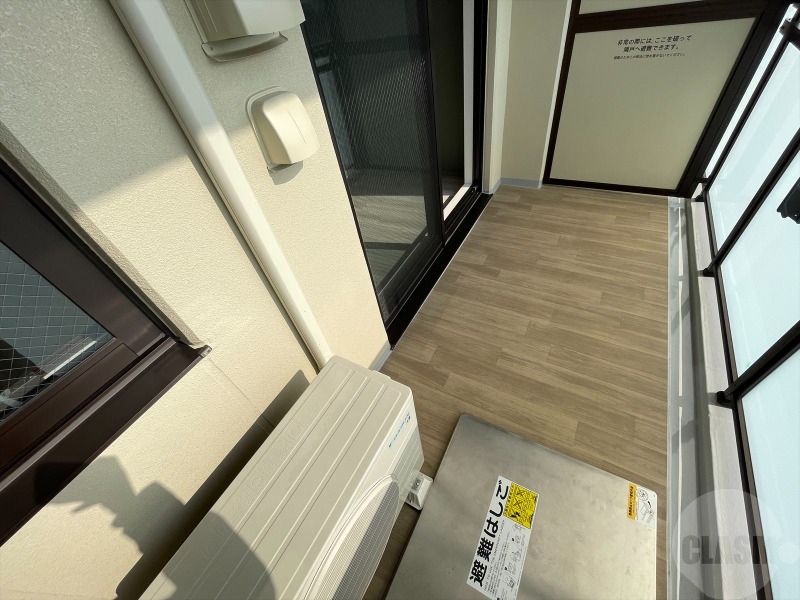 バルコニー　広々としたバルコニー