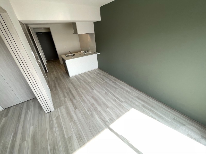 居室・リビング　落ち着いた色合いのリビングダイニングキッチン