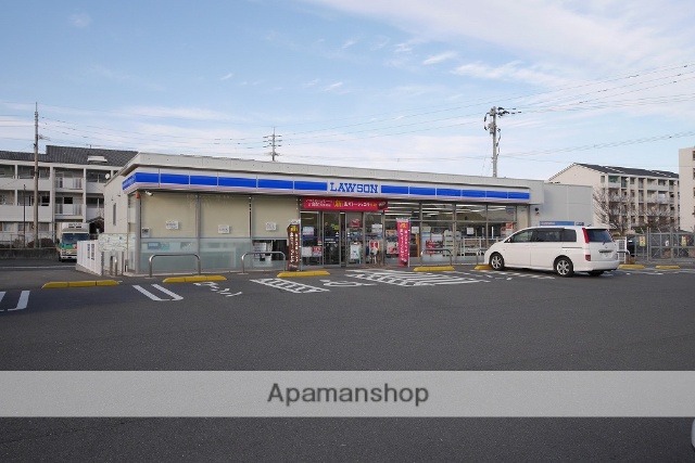 コンビニ　ローソン（コンビニ）まで675m