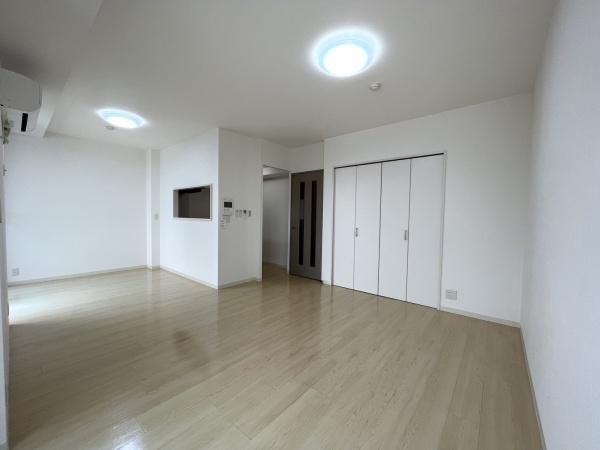 居室・リビング　非常に明るいリビングです。