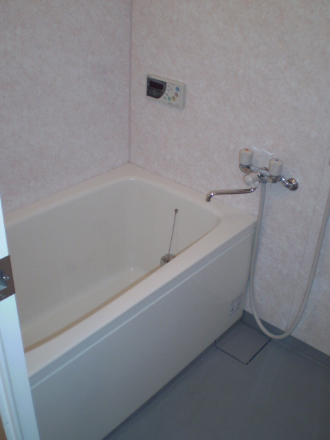 バス・シャワールーム　★追い焚き機能付き★