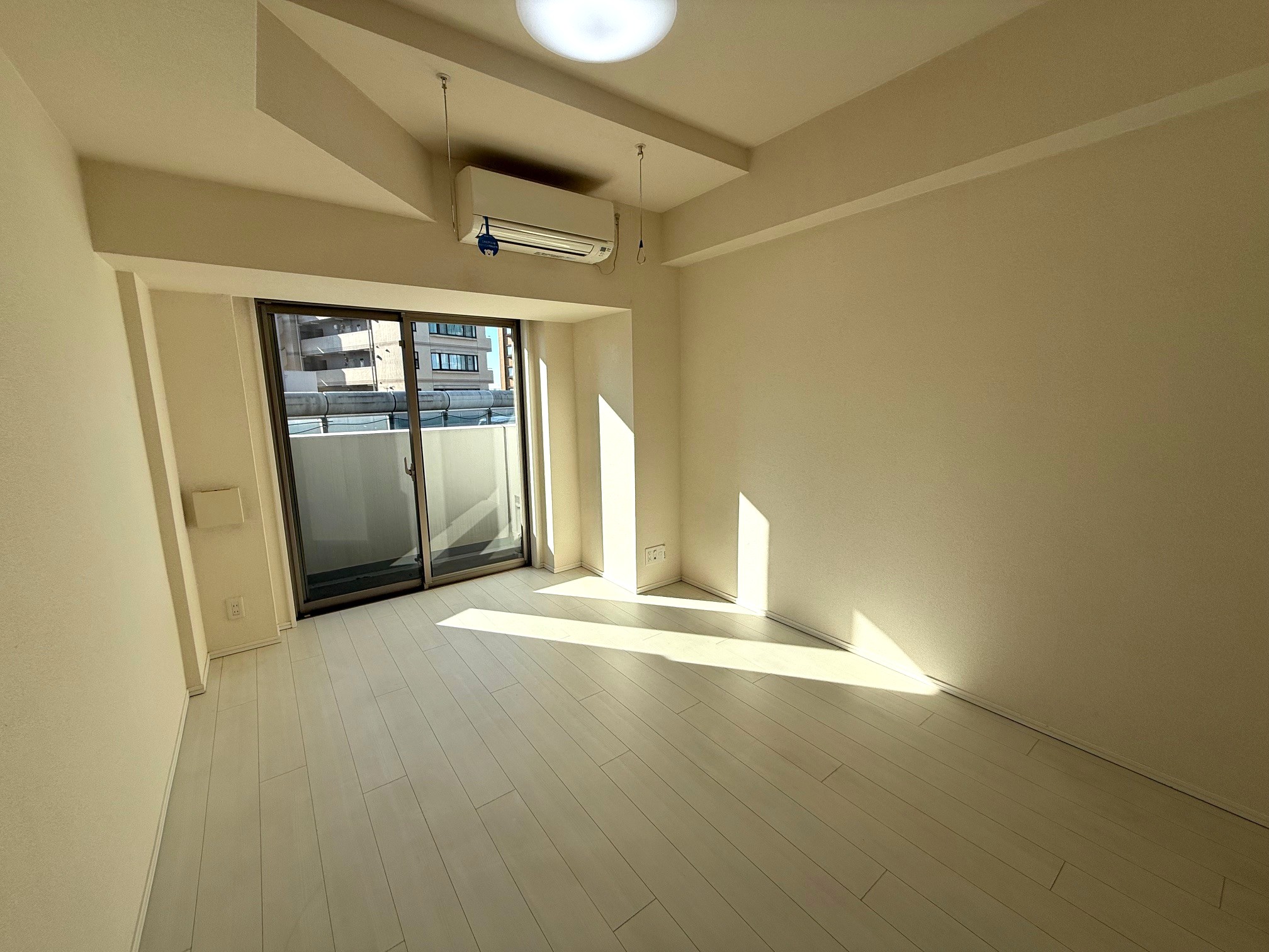 居室・リビング　日当たりの良いお部屋です