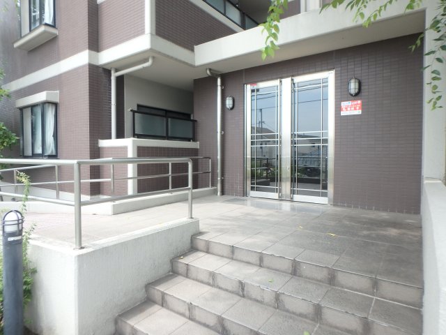 エントランス　毎日通るエントランスはこのようになっています