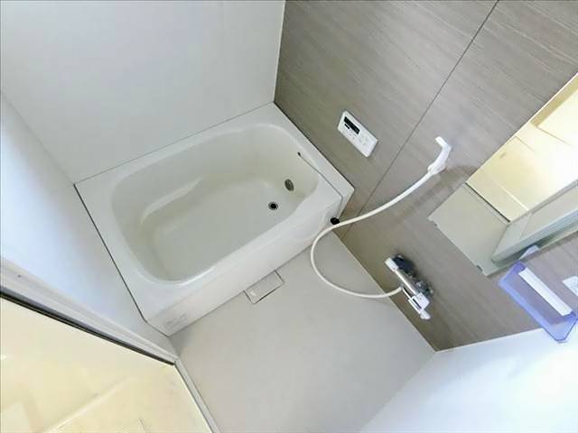 バス・シャワールーム　浴室乾燥つきで雨の日でも洗濯物が干せますよ