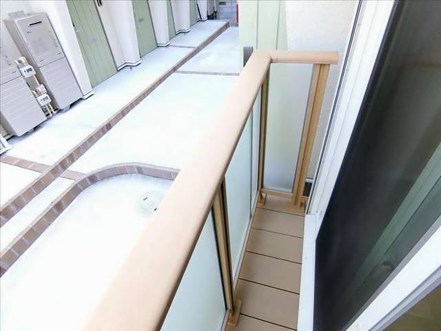 バルコニー　洗濯物を干せるベランダです。
