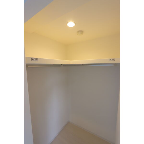 収納　収納力のあるウォークインクローゼットです！