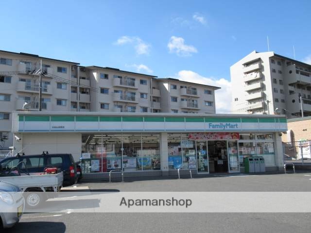 コンビニ　ファミリーマート（コンビニ）まで1256m