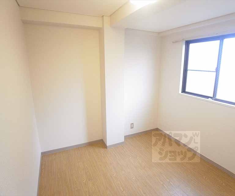 居室・リビング　ベッドの置ける洋室