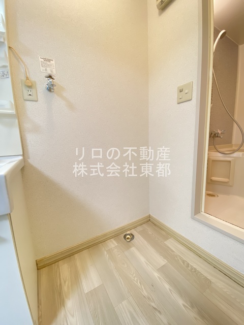 その他　洗濯機置き場は室内にあるので雨に濡れる心配はありません。