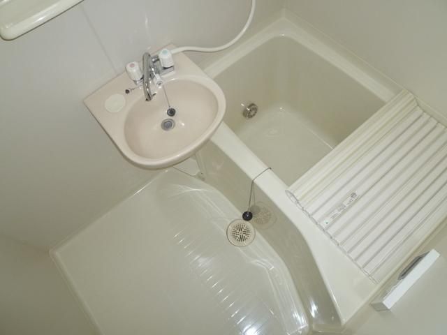 バス・シャワールーム　バストイレ別