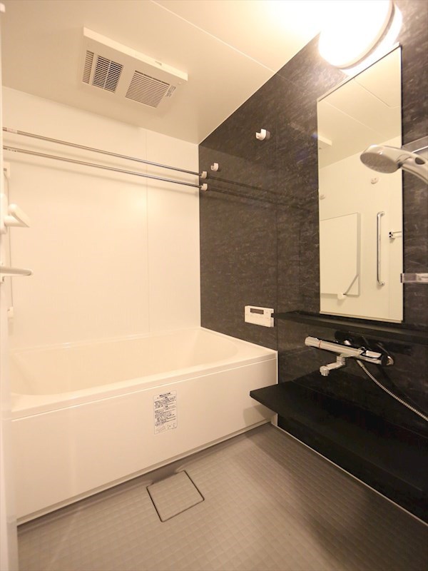 バス・シャワールーム　バスルーム　浴室暖房乾燥機付き