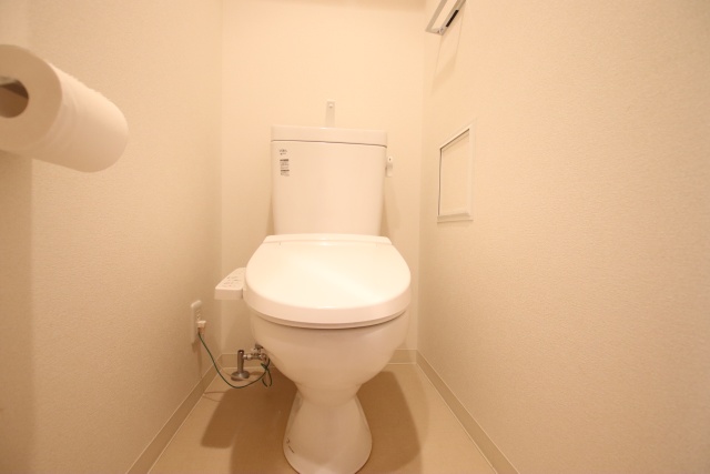 トイレ　※別室の参考写真の為、現況優先です。