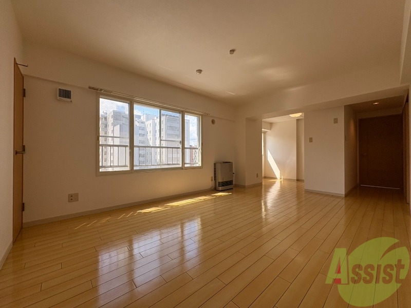 居室・リビング　広々としたリビングですね。使い勝手がよさそうですね！