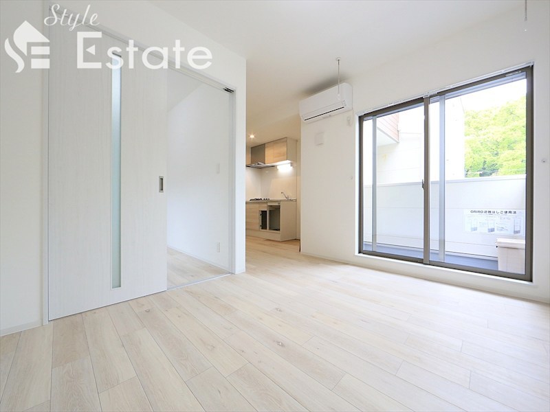 居室・リビング　同仕様内装