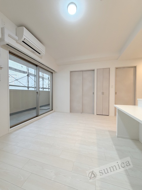 バルコニー　ホワイトベースで明るい内装♪