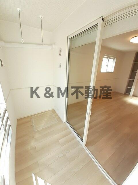 バルコニー　バルコニーからの眺めを楽しみながら食事をしませんか