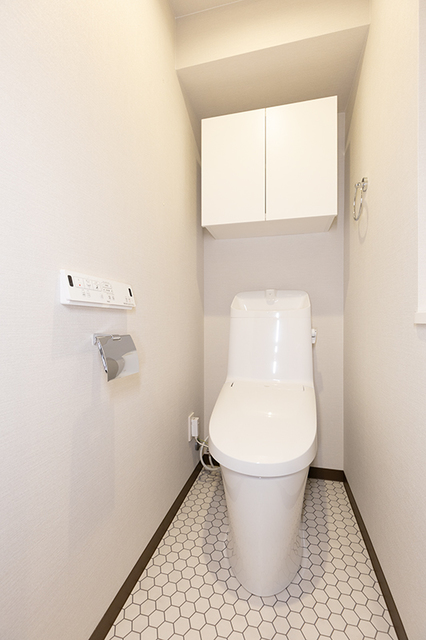 トイレ　※写真は同タイプ住戸です。