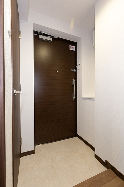 玄関　※写真は同タイプ住戸です。