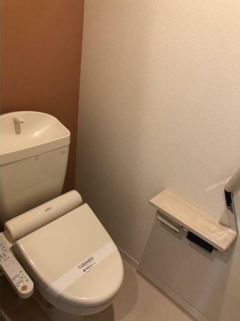 トイレ　別部屋同仕様タイプ