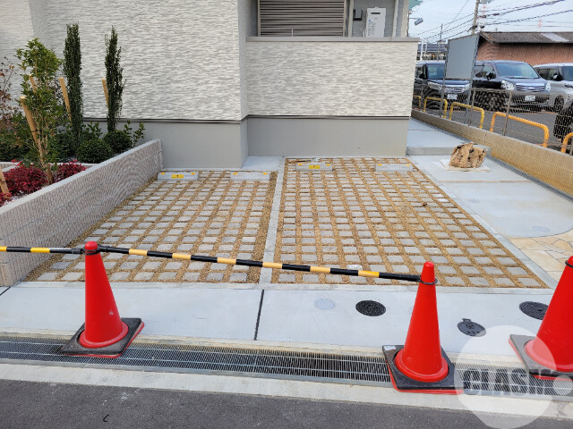 駐車場　敷地内駐車場