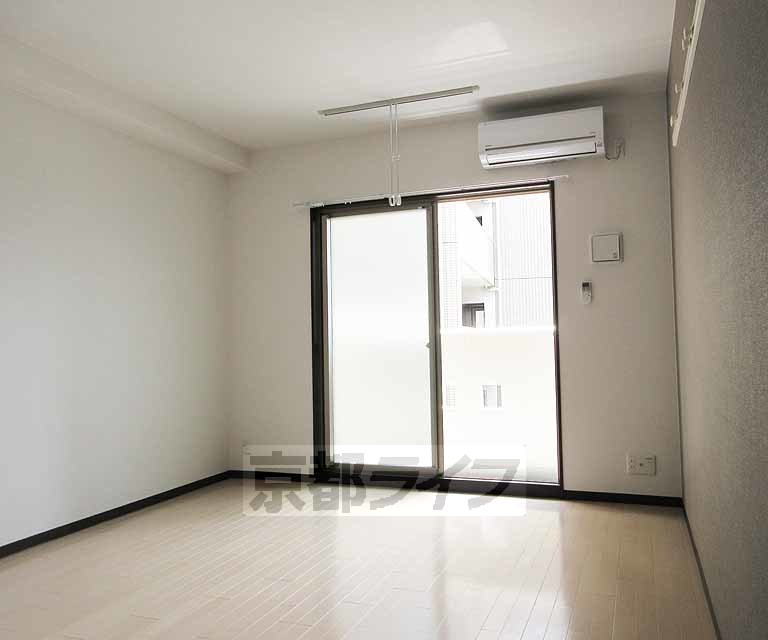 居室・リビング　明るいお部屋です