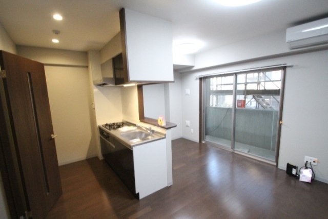 居室・リビング　※１０１号室の写真です