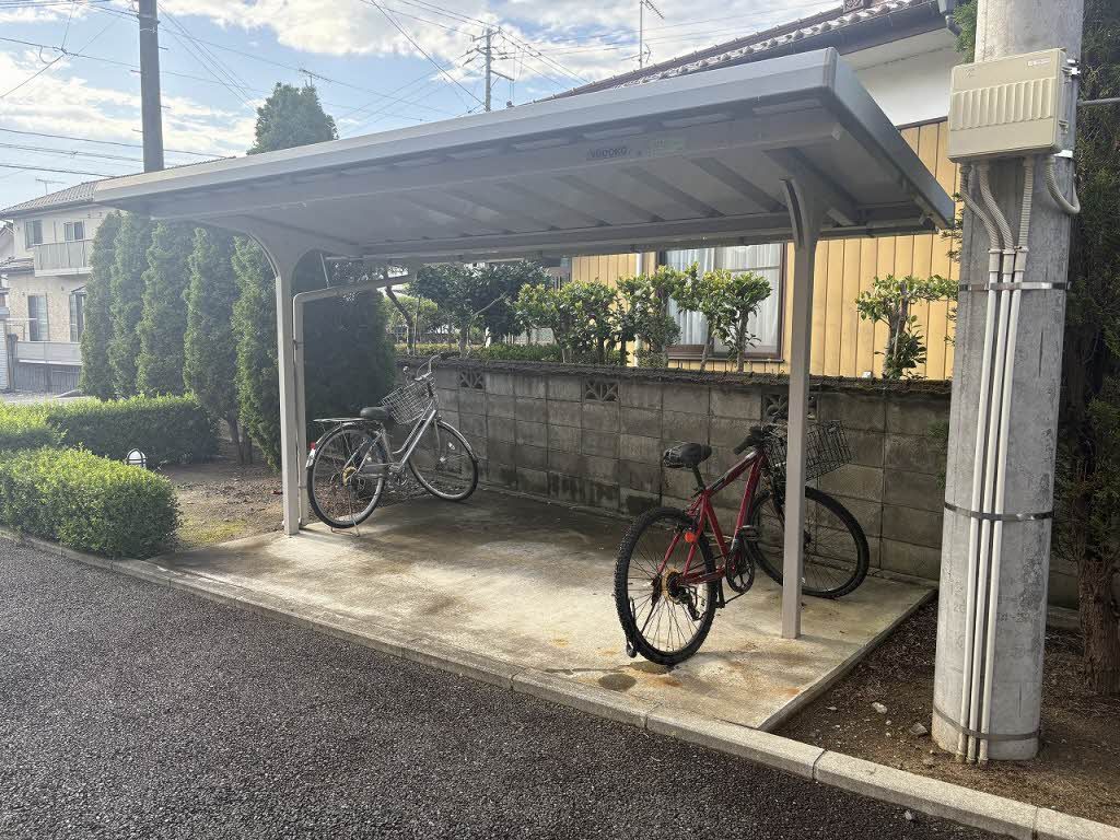 建物外観　駐輪場