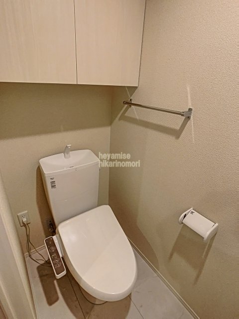 トイレ　※写真は別のお部屋です