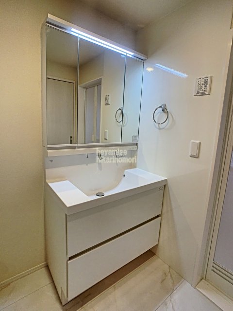 洗面設備　※写真は別のお部屋です