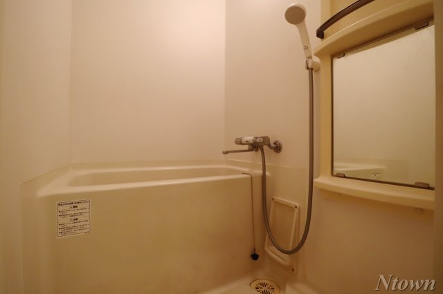 バス・シャワールーム　お風呂です